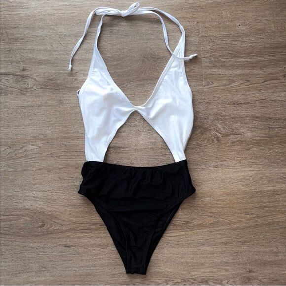 (NWT) Fashion Nova | Two Tone Halter Monokini - Size Small - Picture 3 of 6